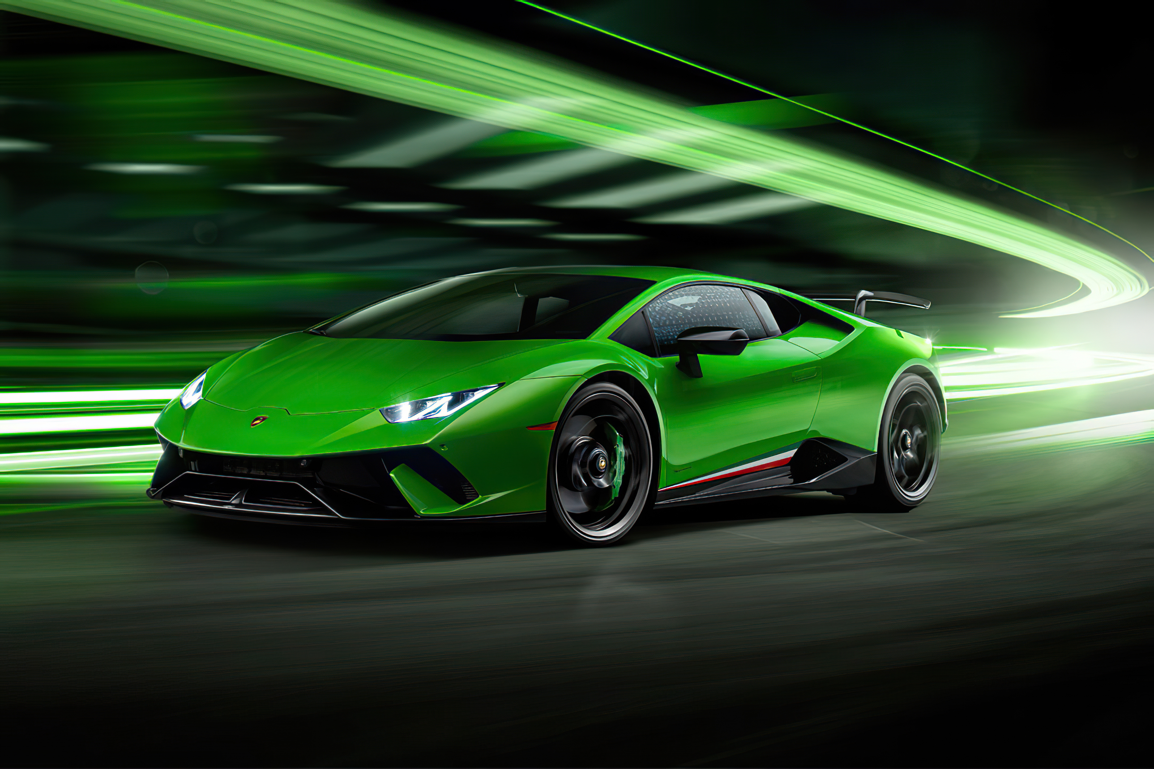 Hãy đắm mình trong vẻ đẹp xanh ngọc nhưng cực kỳ đầy quyến rũ của Lamborghini Huracan Performante. Với tốc độ tối đa lên đến 325 km/h và động cơ V10 5.2L sản sinh 631 mã lực, chiếc xe này chắc chắn sẽ làm bạn ngất ngây.