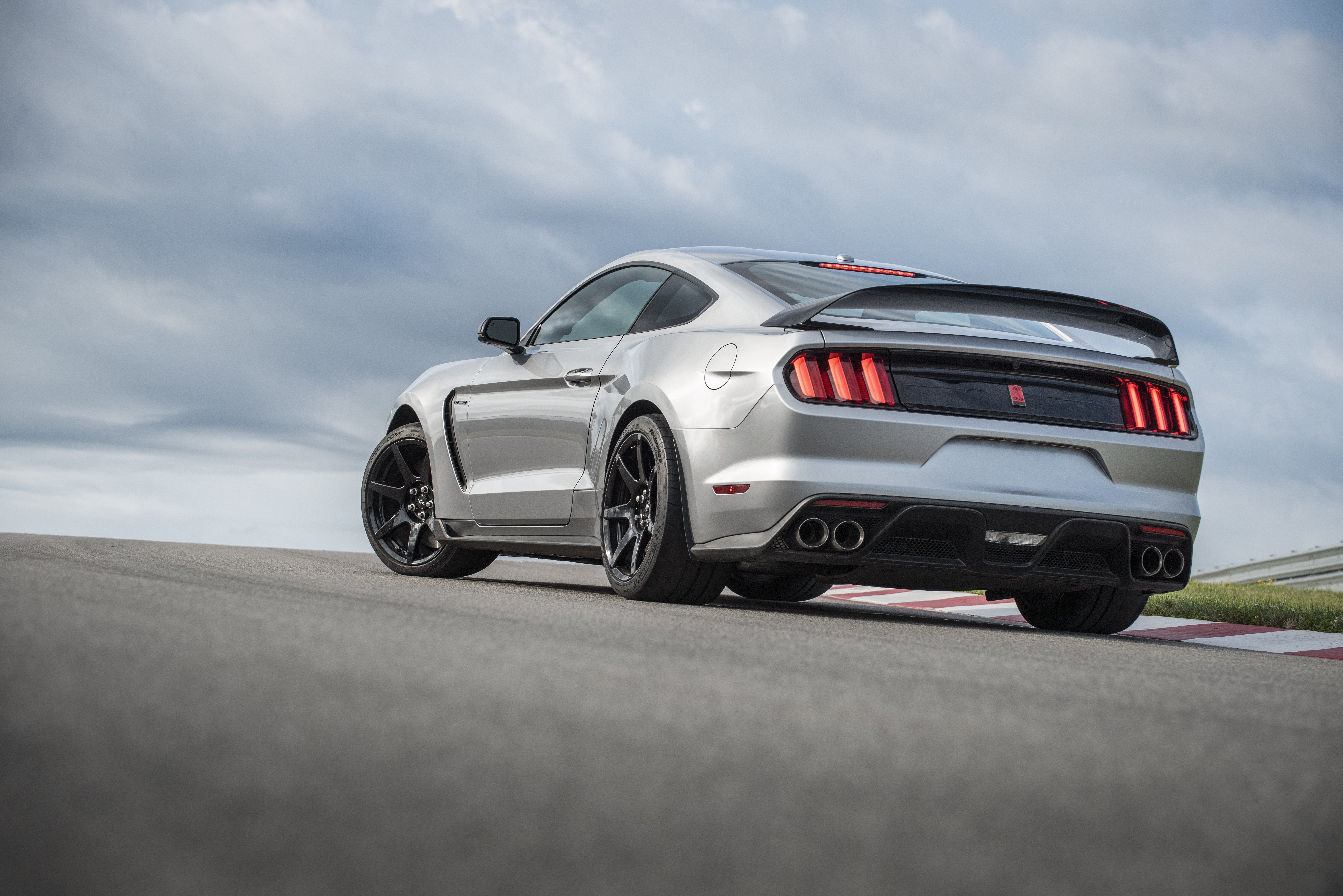 Ford Mustang Shelby GT350R SuperCar