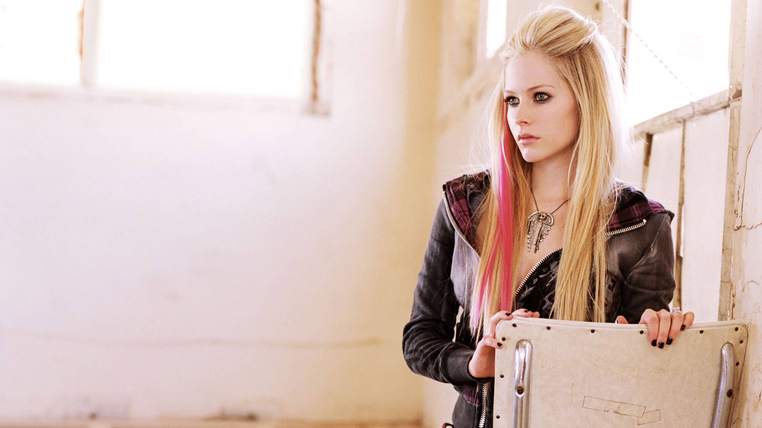 Download Avril Lavigne wallpapers for mobile phone free Avril Lavigne  HD pictures