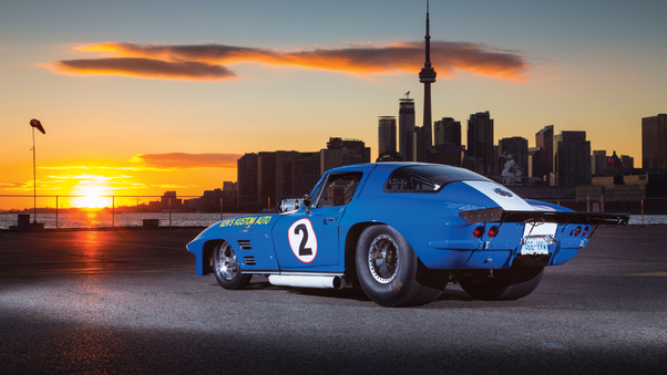 1966 Chevrolet Corvette CN Tower Wallpaper