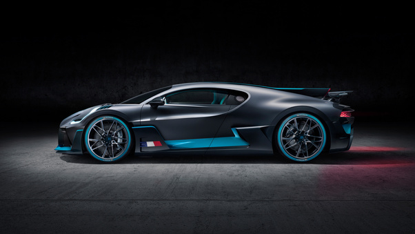 2018 Bugatti Divo Side View Wallpaper