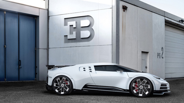 2020 Bugatti Centodieci Side View Wallpaper