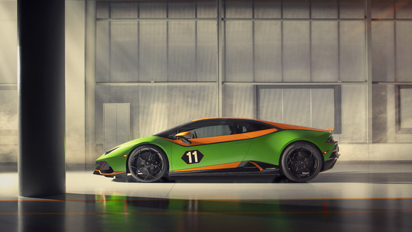 2020 Lamborghini Huracan Evo GT Side View Wallpaper