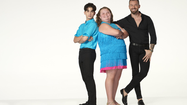 Alanna Thompson And Tristan Ianiero In In Dancing With The Stars Juniors Wallpaper