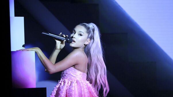 Ariana Grande Live 4k Wallpaper