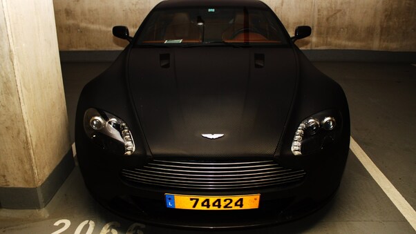 Aston Martin Vantage Matte Look Wallpaper