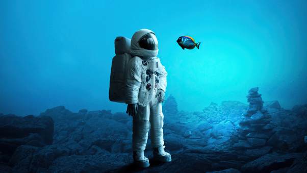 astronaut-in-ocean-4k-a1.jpg