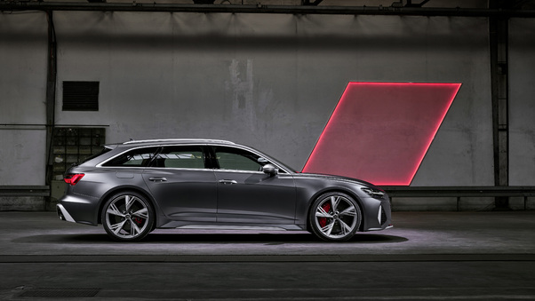 Audi RS 6 Avant Side View Wallpaper