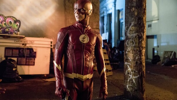 Barry Allen As Flash In The Flash Season 4 2017 Wallpaper