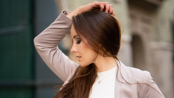 Free Photos - A Woman Wearing A Dress And Turning Her Head To The Side,  Possibly For A Photo Shoot Or A Modeling Assignment. She Is Striking A Pose  And Looking Away,