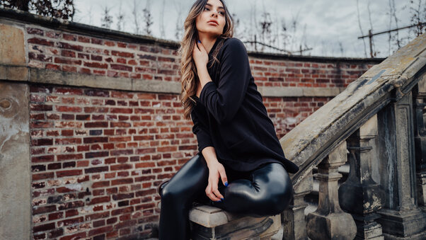 Black Clothing Girl Sitting On Stairs Wallpaper