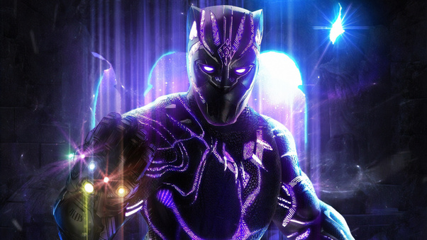 Black Panther With Infinity Gauntlet Wallpaper