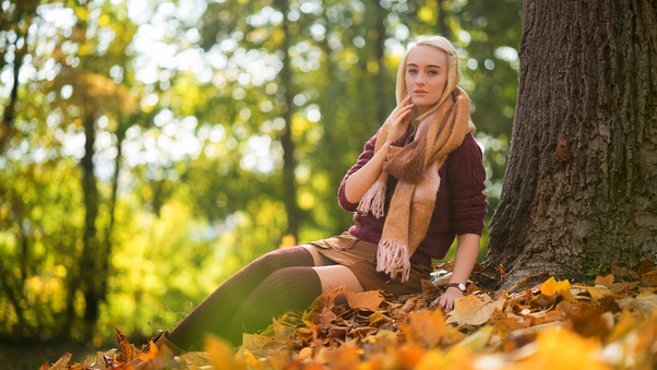 Blonde Girl Sitting Autumn 4k Wallpaper