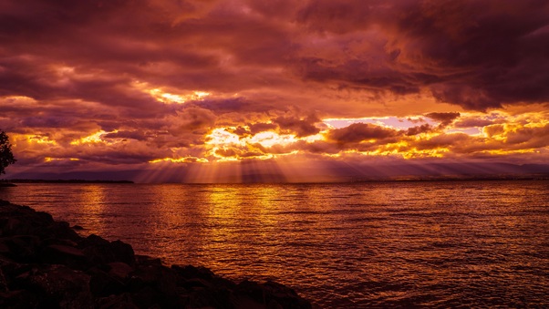 Crepuscular Rays Lake Sunset Sea Wallpaper