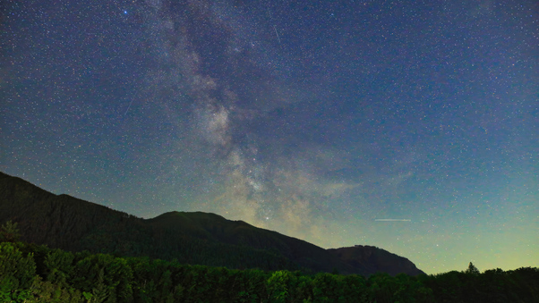 Cultus Lake Meteor Capturing The Night Sky Wallpaper
