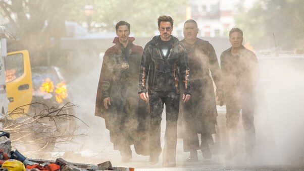 Doctor Strange Stark Wong And Bruce Banner In Avengers Infinity War Wallpaper