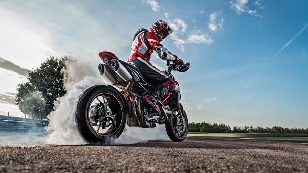 Ducati Hypermotard Hyperstrada 512 2019 Wallpaper