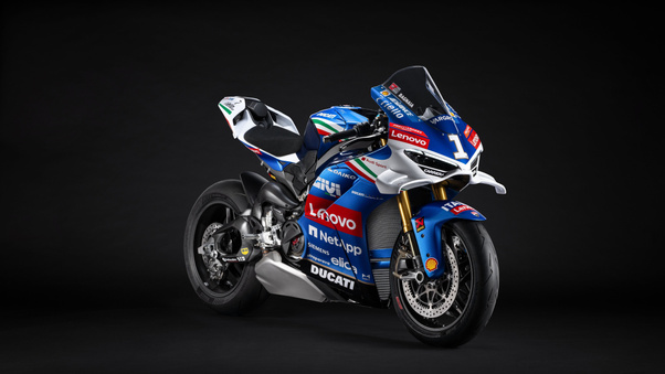 Ducati Panigale V4 Tricolore Italia 2025 (3000x2000) Resolution Wallpaper