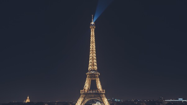 Eiffel Tower Nightscape Wallpaper
