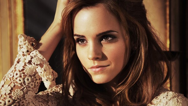 Emma Watson 21 Wallpaper
