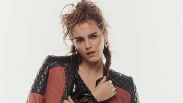 Emma Watson Vogue Uk 2024 4k Wallpaper