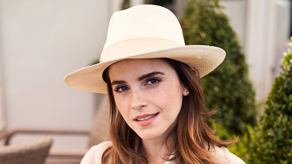 Emma Watson With Hat 4k Wallpaper