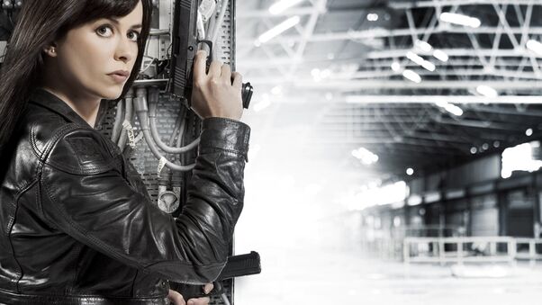 Eve Myles As Gwen Cooper In Torchwood Tv Show Wallpaper