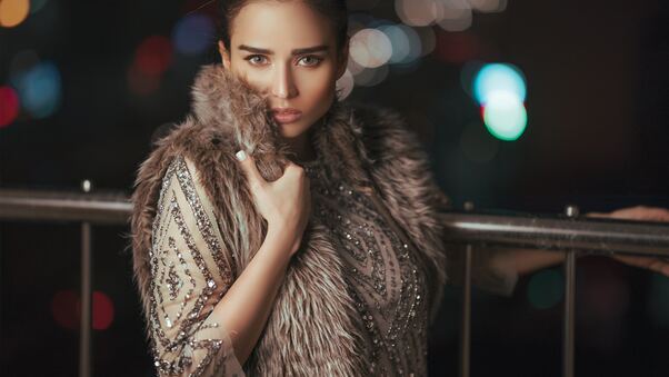 Fur Overcoat Girl 4k Wallpaper