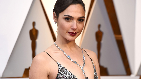 Gal Gadot At Oscars Wallpaper