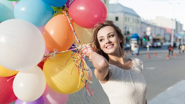 Girl Mood Smile Balloon Outdoors 8k Wallpaper