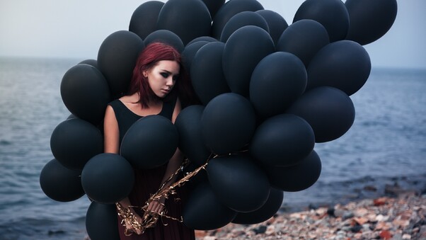 Girl With Black Ballons Wallpaper