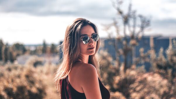 Girl With Sunglasses 5k Wallpaper