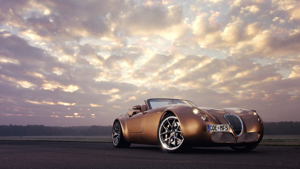 Golden Vintage Car Wallpaper