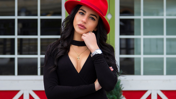 Gorgeous Girl Wearing Red Hat Wallpaper