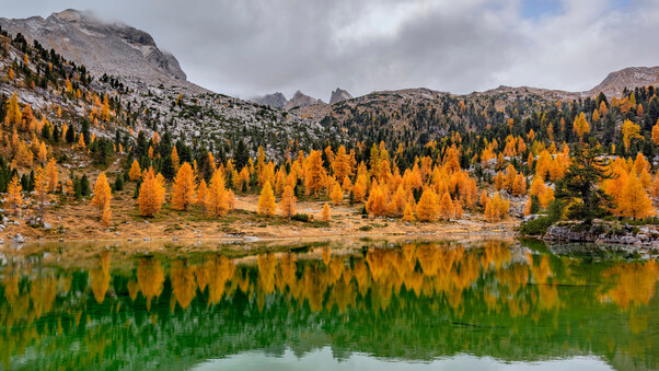 Italy Mountains Autumn Lake 5k Wallpaper