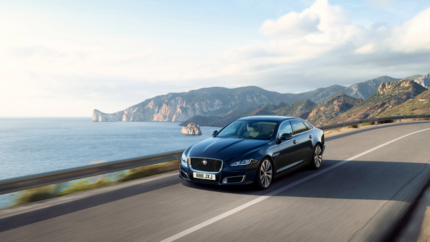 Jaguar XJ50 LWB 2018 Wallpaper