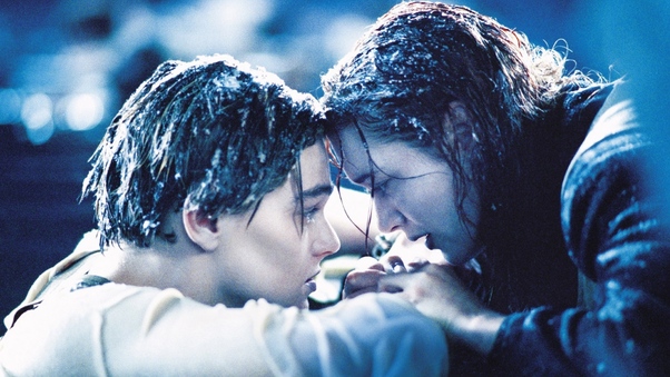 Kate Winslet In Titanic Movie Wallpaper