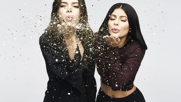 Kendall And Kylie Jenner 2018 Wallpaper