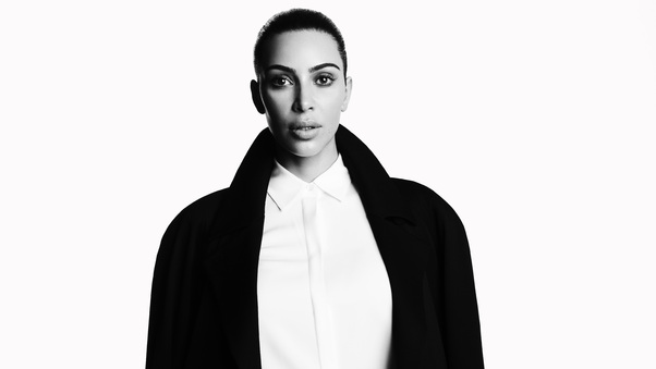 Kim Kardashian 5k Monochrome Wallpaper