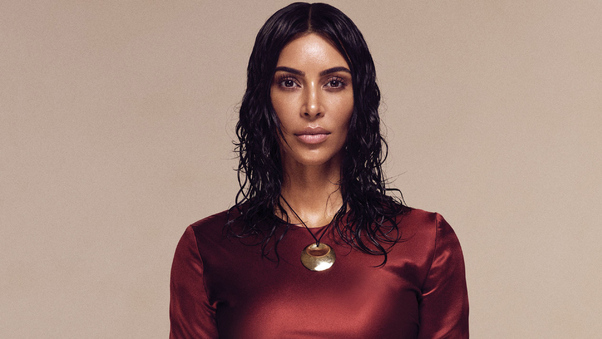Kim Kardashian Vogue 2019 Wallpaper