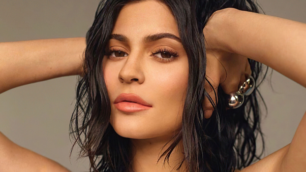 Kylie Jenner Glamour Uk Photoshoot Wallpaper