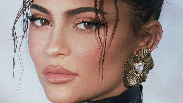 Kylie Jenner Vogue Hk 2021 Wallpaper
