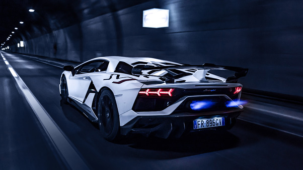 Lamborghini White 5k Wallpaper