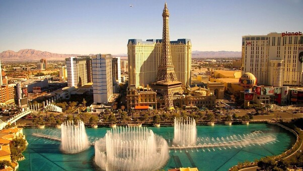 Las Vegas Fountains Wallpaper