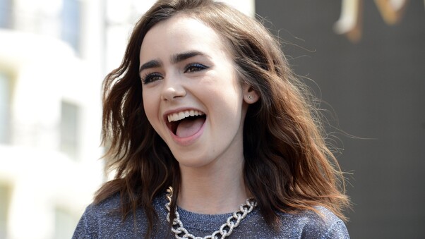 Lily Collins Celebrity Wallpaper