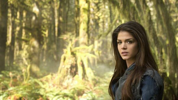 Marie Avgeropoulos As Octavia Blake In The 100 Wallpaper