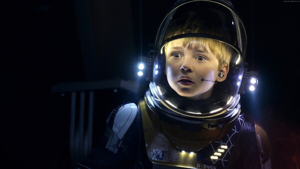 Max Jenkins In Lost In Space Wallpaper