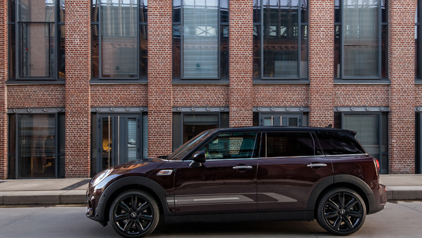 MINI Cooper S Clubman Sideview Wallpaper