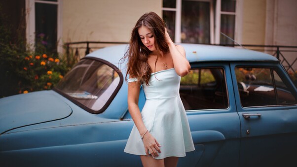 Model With Classic Car Wallpaper