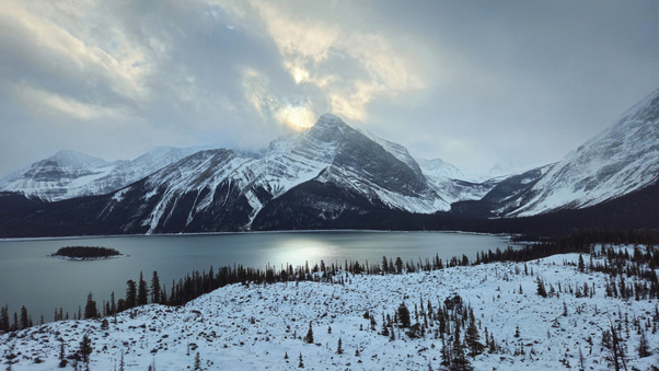 Mount Sarrail And Upper Kananaskis Lake 5k Wallpaper